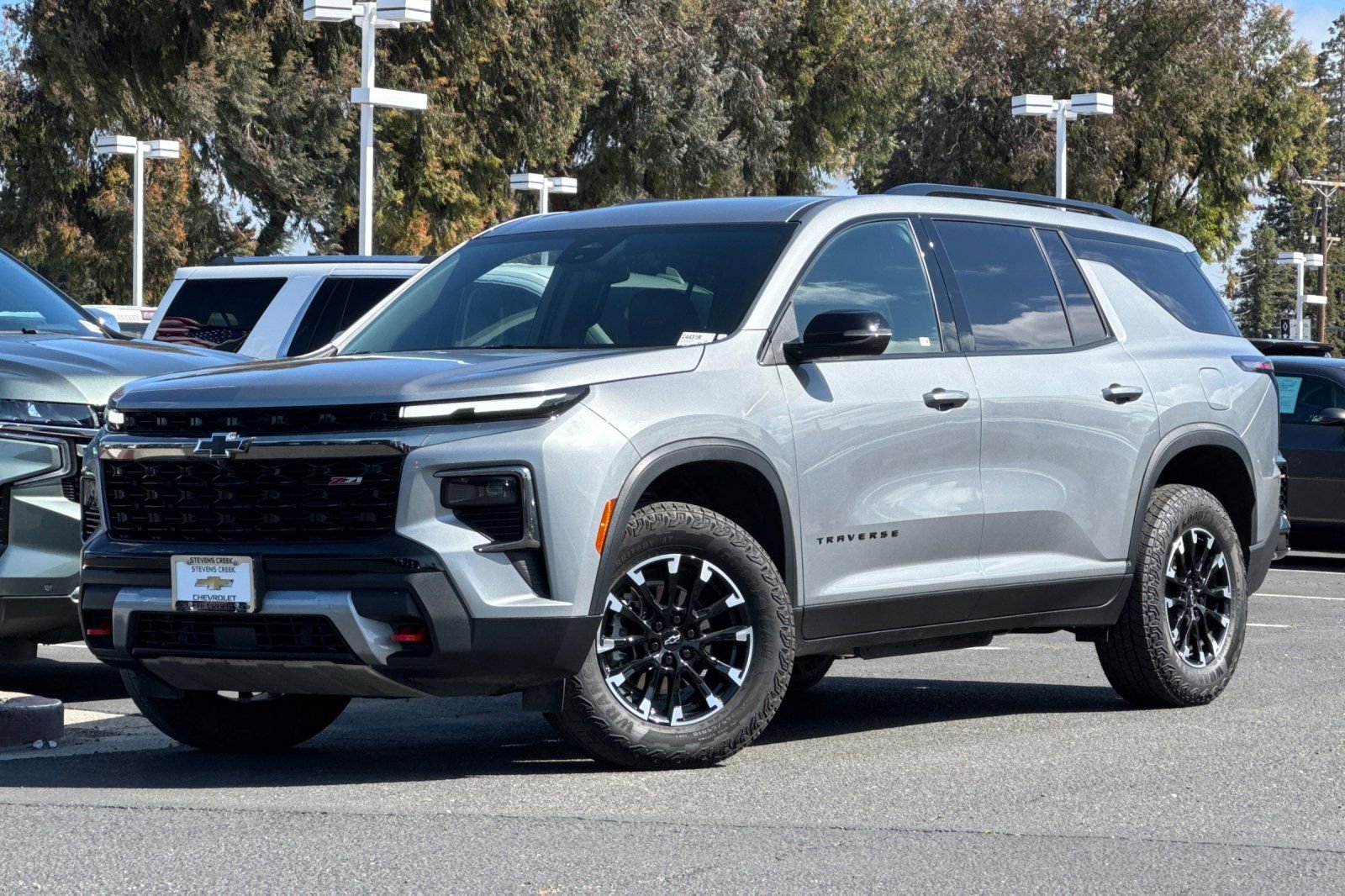 Used 2025 Chevrolet Traverse Z71 AWD/4WD image 9