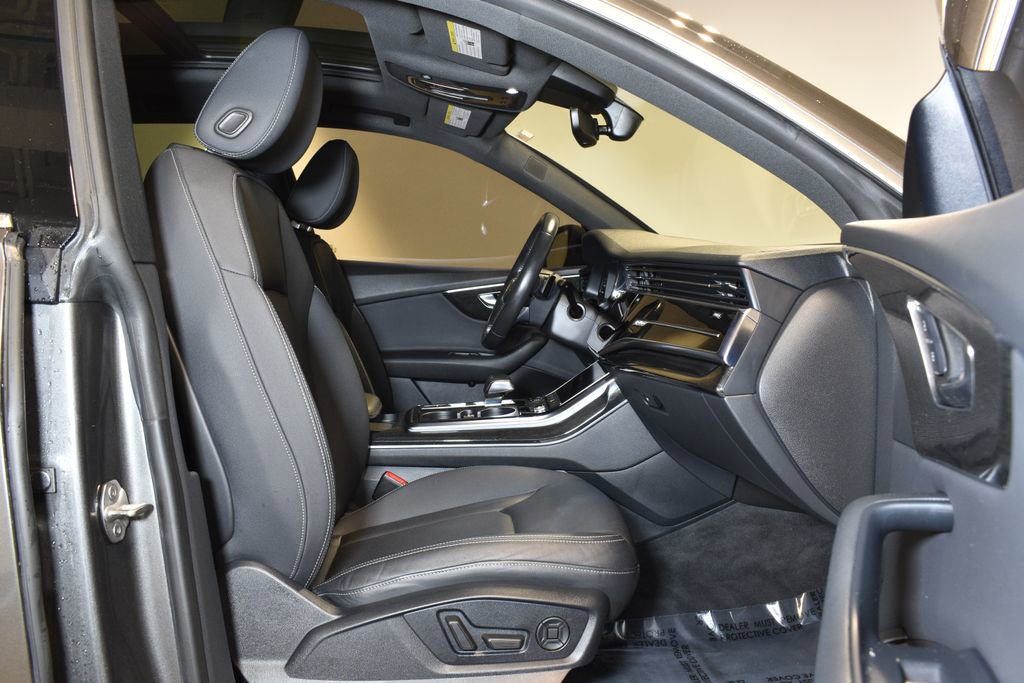 Used 2019 Audi Q8 Premium Plus w/ Premium Plus image 32