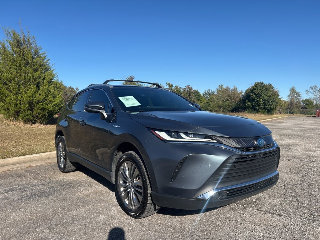 Used 2021 Toyota Venza Limited w/ Carpet Mat Package (TMS) image 3