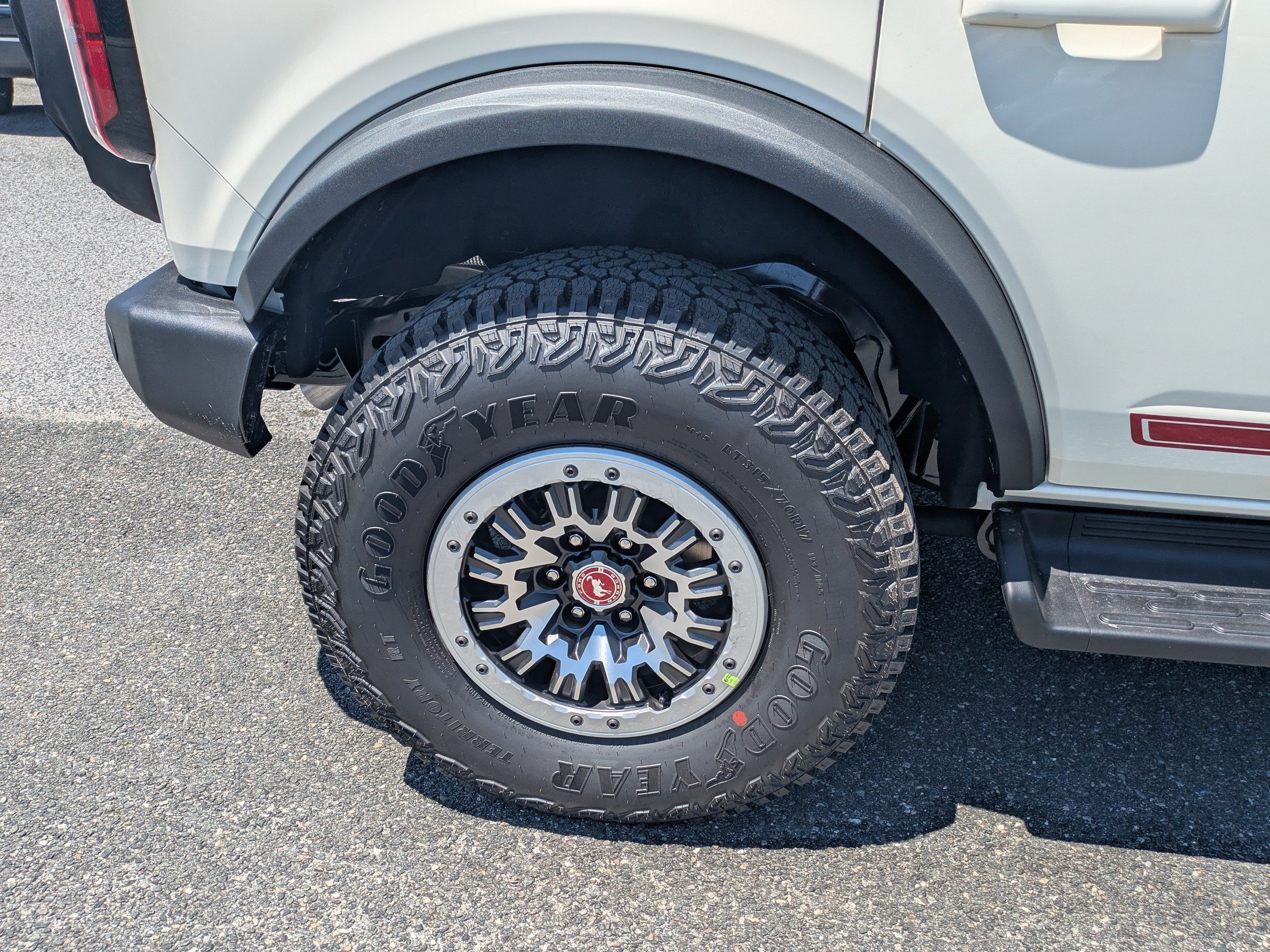 New 2026 Ford Bronco Outer Banks w/ Sasquatch Package AWD/4WD image 11