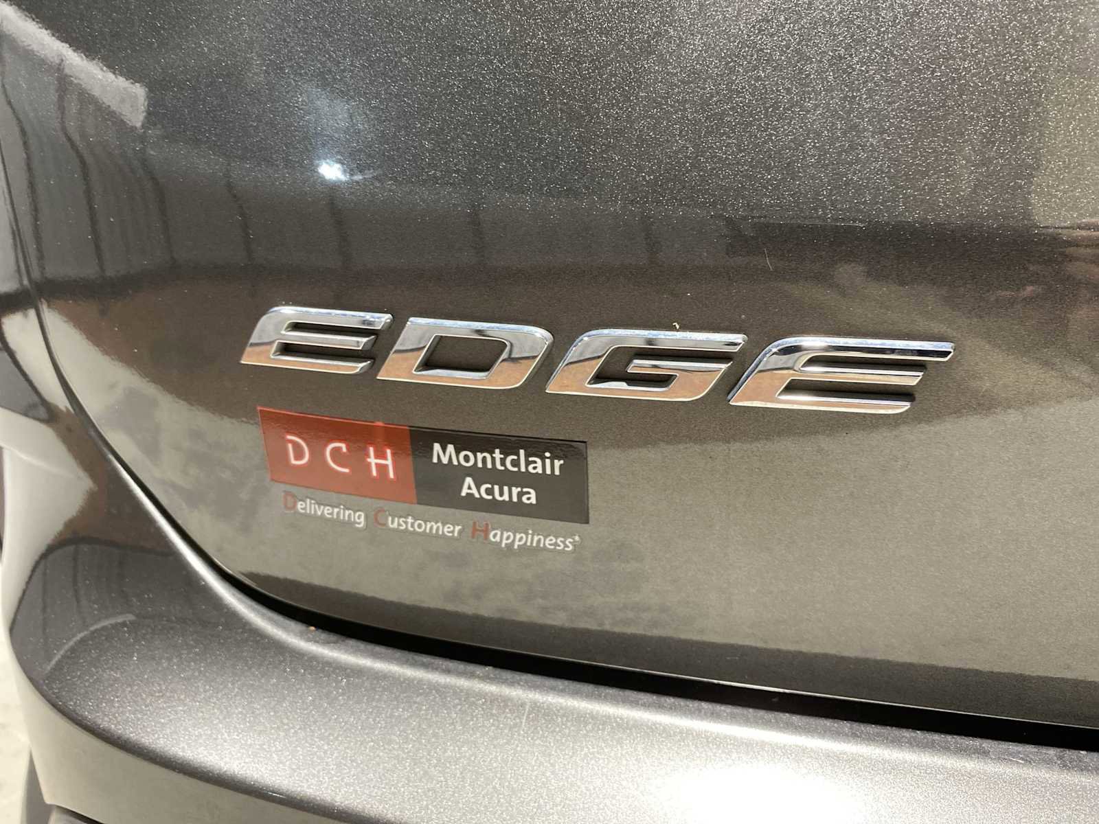 Used 2019 Ford Edge Titanium w/ Cold Weather Package image 7