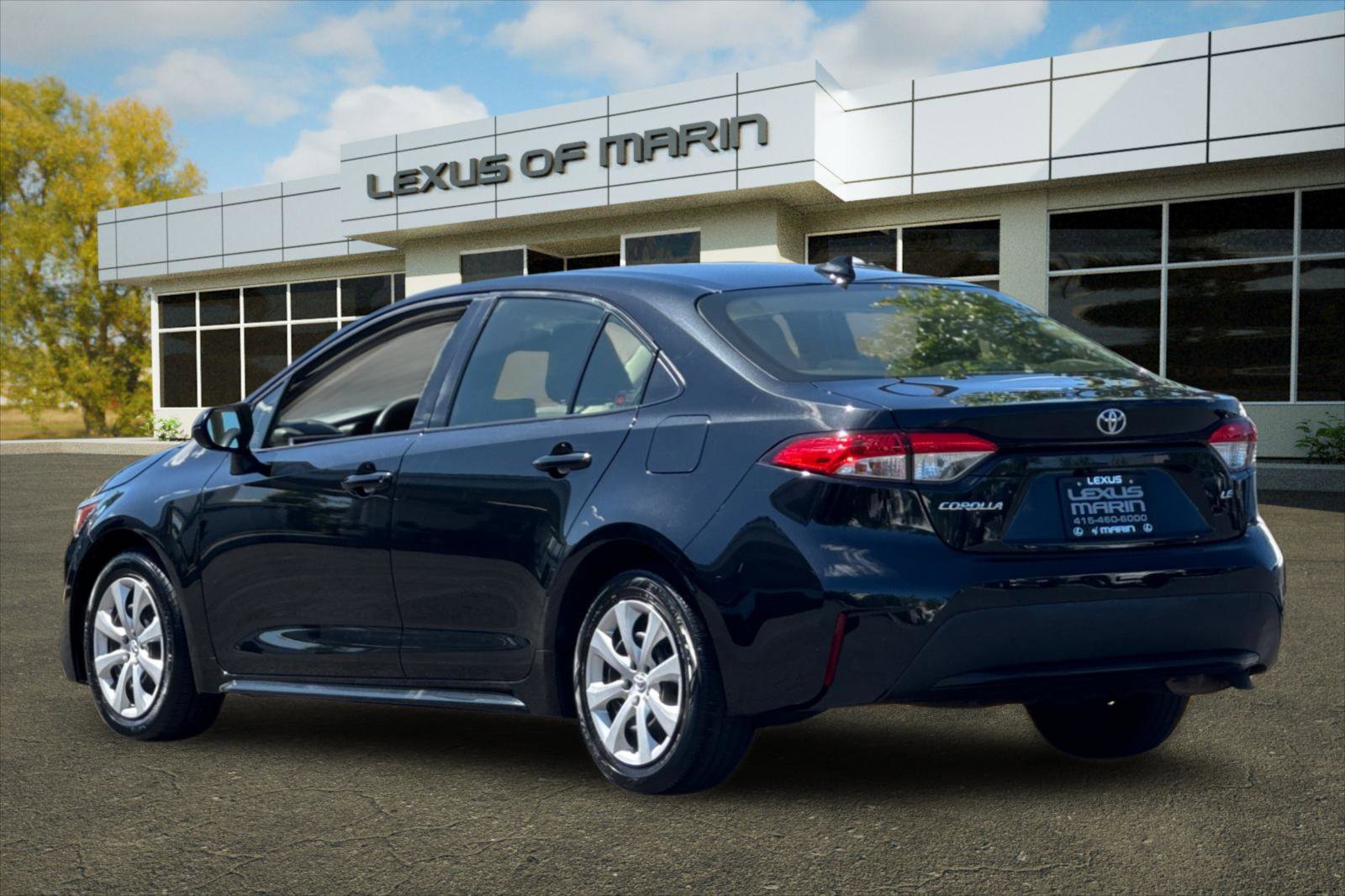 Used 2021 Toyota Corolla LE FWD image 3