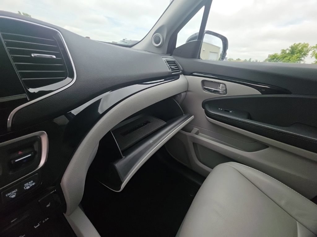 Certified 2019 Honda Pilot Touring image 22