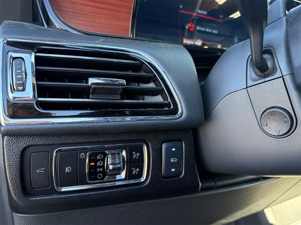 Used 2024 Lincoln Navigator L Reserve image 16