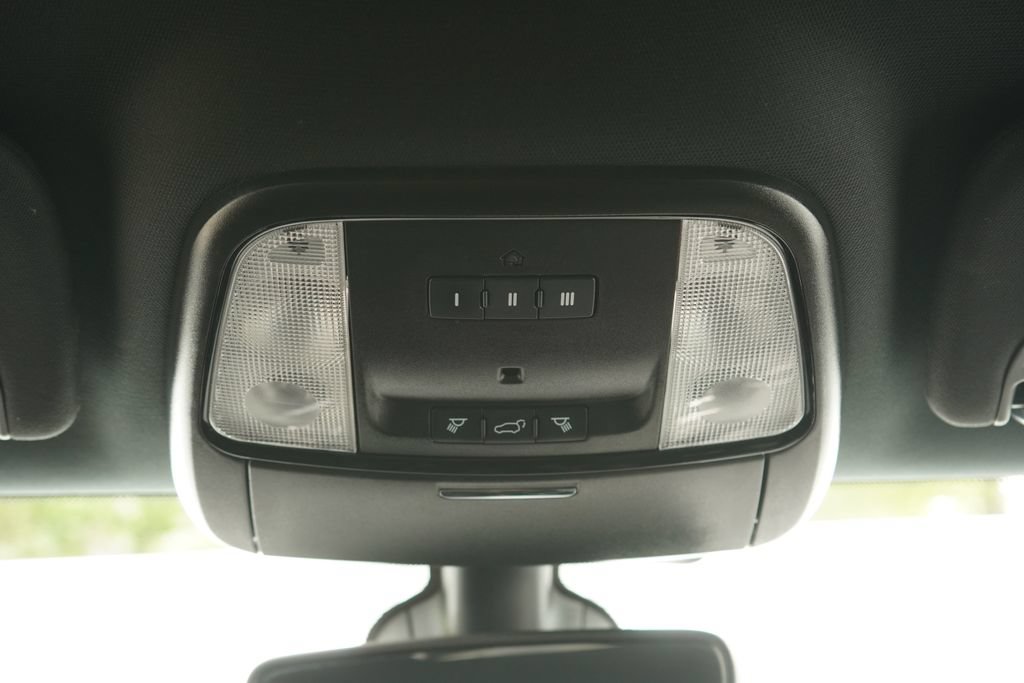 Used 2021 Dodge Durango R/T w/ Blacktop Package AWD/4WD image 28