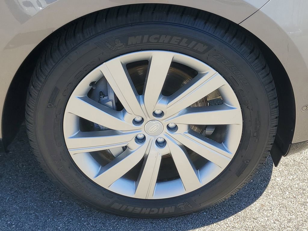 Used 2023 Land Rover Range Rover SE image 6