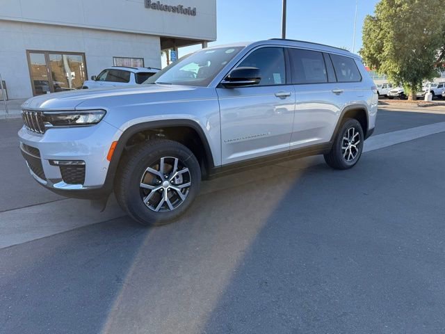 New 2025 Jeep Grand Cherokee L Limited w/ Luxury Tech Group II RWD image 2