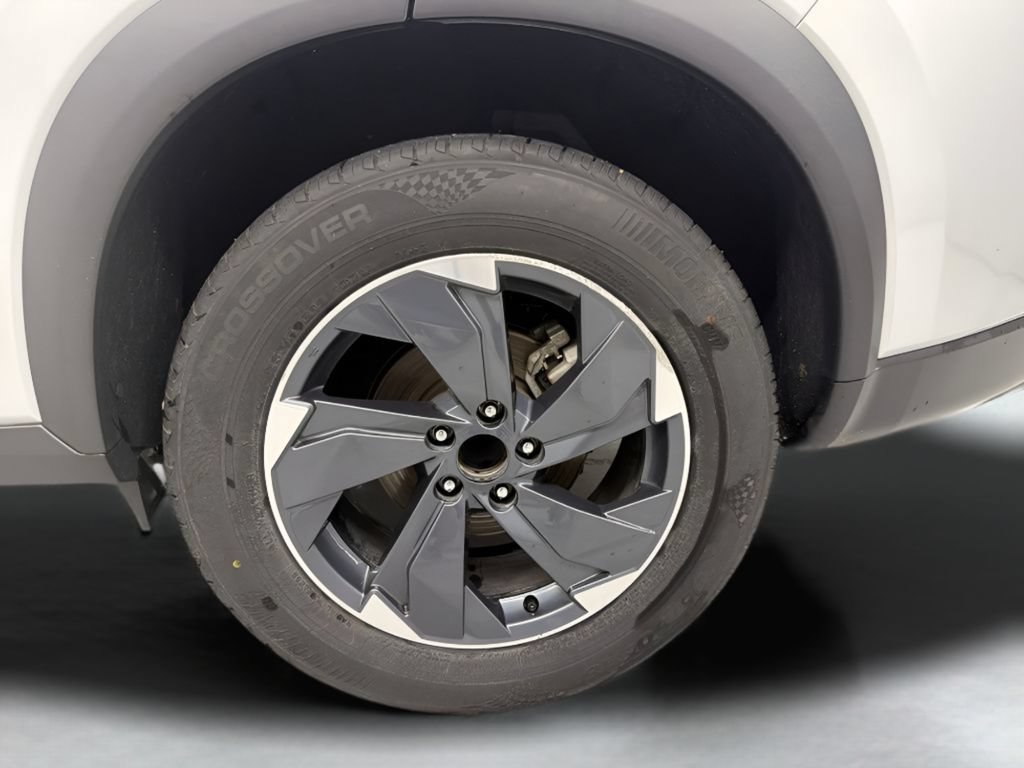 Used 2024 Nissan Rogue SV FWD image 40