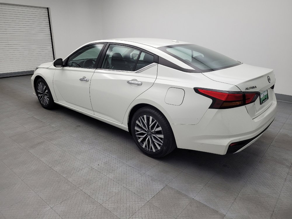 Used 2023 Nissan Altima 2.5 SV image 3