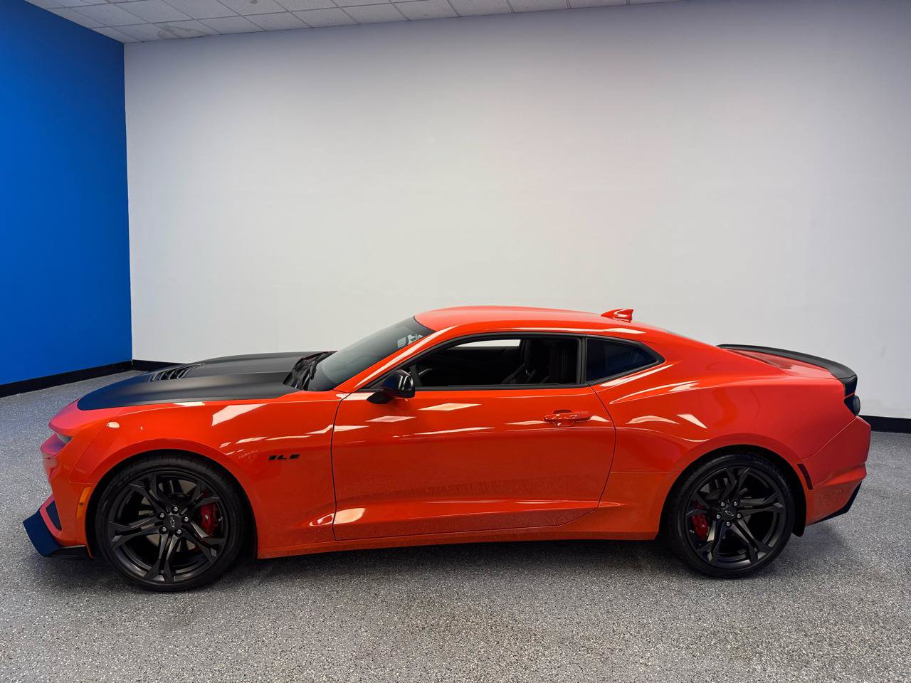 Used 2021 Chevrolet Camaro SS RWD image 7