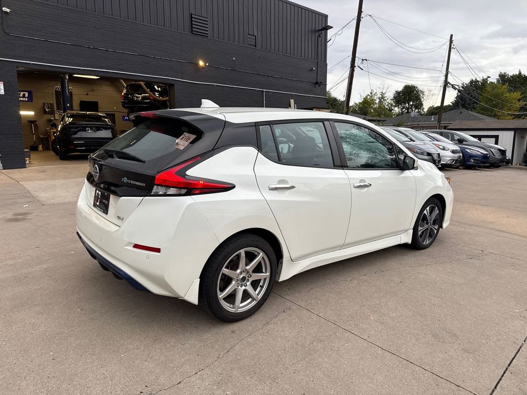 Used 2022 Nissan Leaf SV image 3