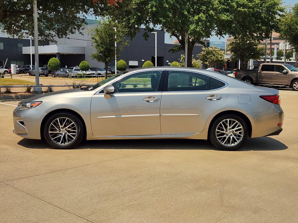 Used 2016 Lexus ES 350 w/ Luxury Package w/Wood Trim FWD image 4
