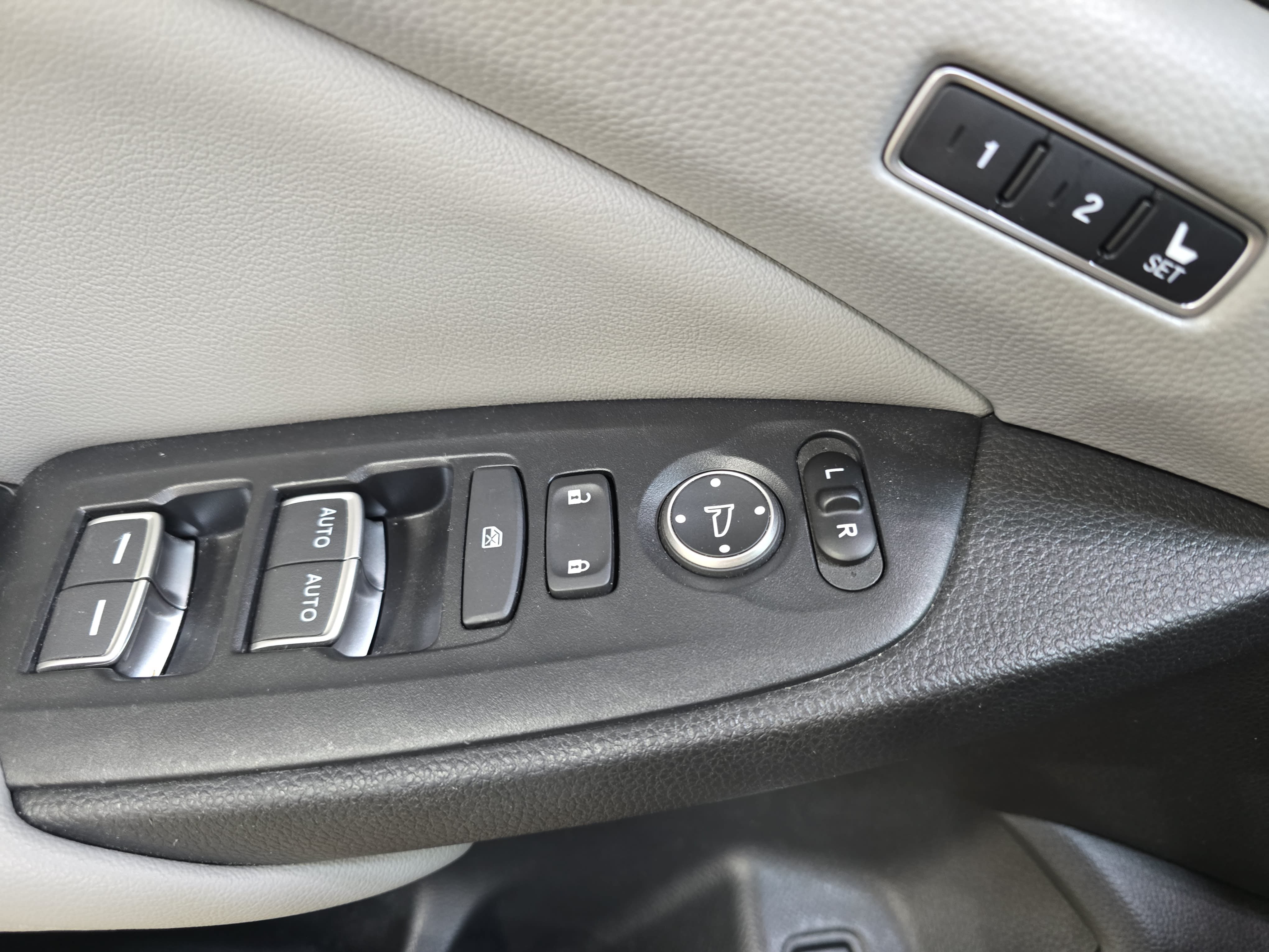 Used 2019 Honda Accord EX-L image 25