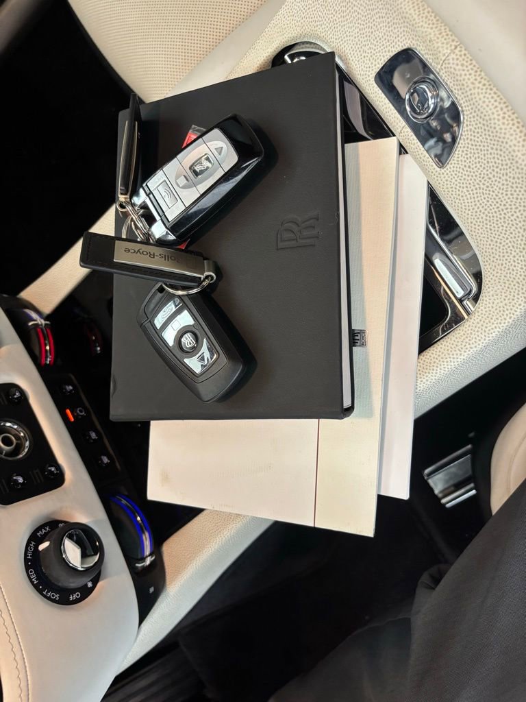 Used 2016 Rolls-Royce Wraith RWD image 40