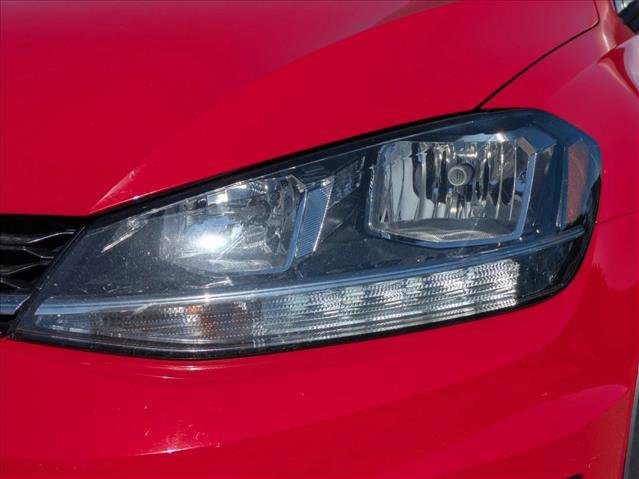 Used 2019 Volkswagen Golf Alltrack S image 9