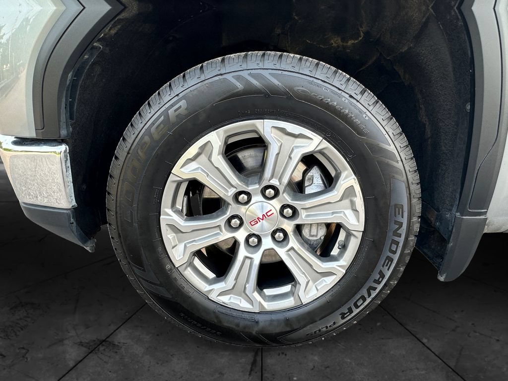 Used 2025 GMC Sierra 1500 SLT AWD/4WD image 14