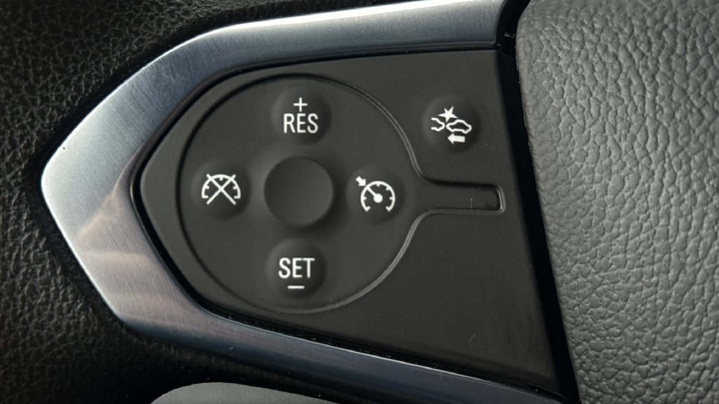 Used 2022 Chevrolet Traverse LS AWD/4WD image 33