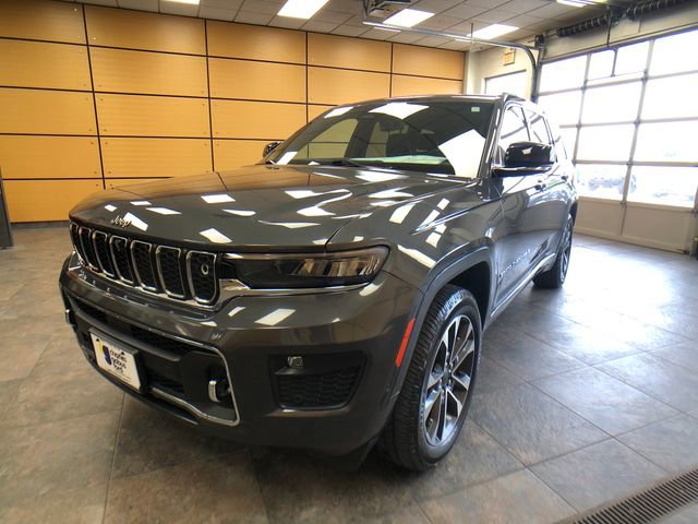 Used 2022 Jeep Grand Cherokee L Overland w/ Advanced Protech Group III AWD/4WD image 3