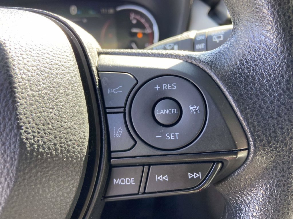 Used 2025 Toyota RAV4 XLE w/ Convenience Package FWD image 33