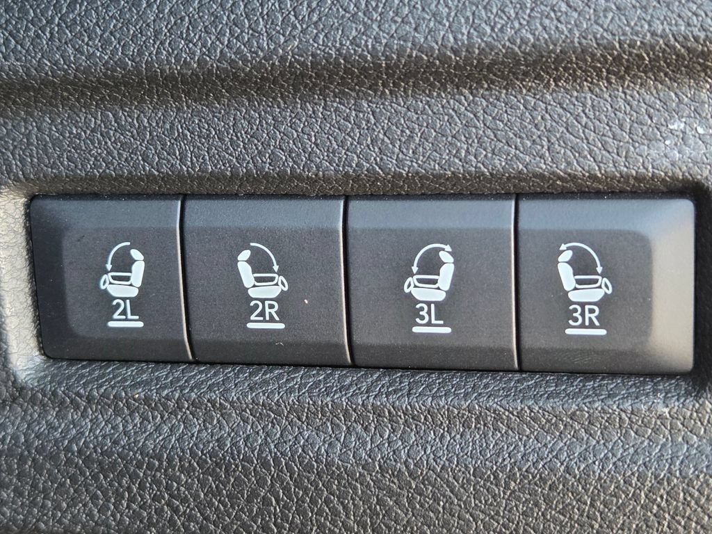 Used 2022 Jeep Grand Cherokee L Overland AWD/4WD image 35