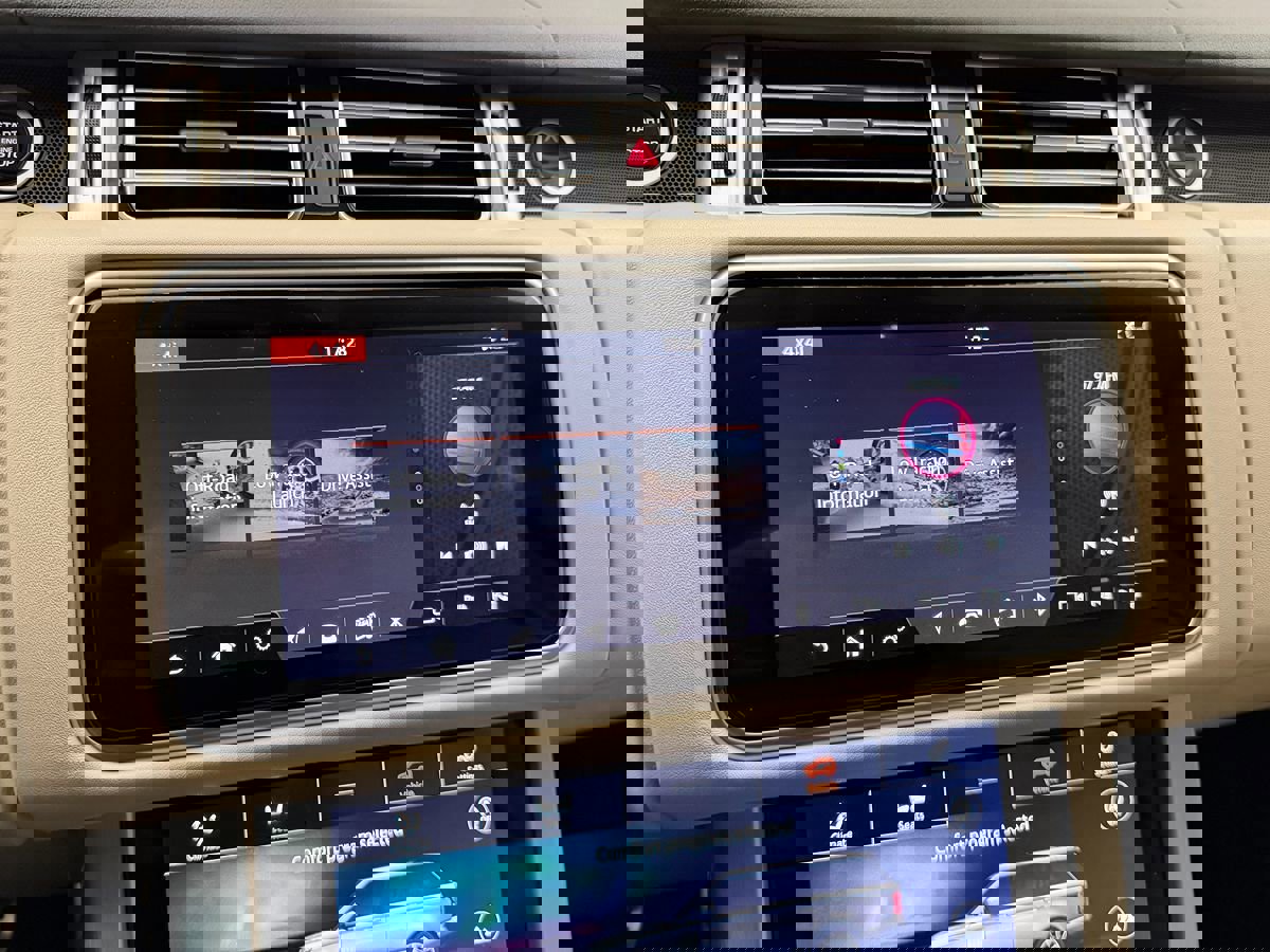 Used 2021 Land Rover Range Rover P525 Westminster Edition LWB image 32