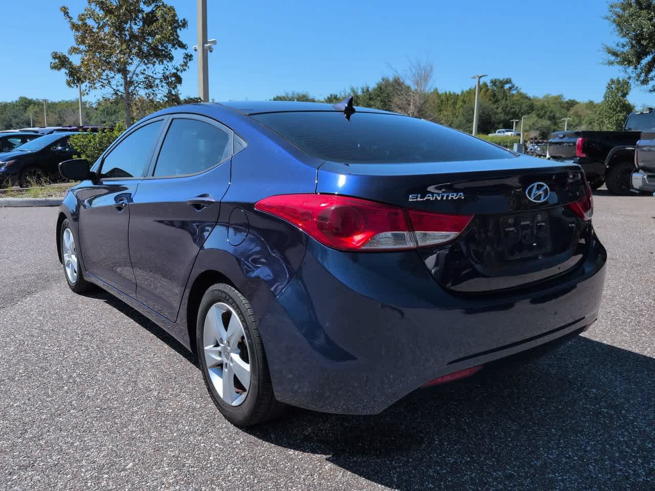 Used 2013 Hyundai Elantra GLS w/ Preferred Pkg FWD image 4