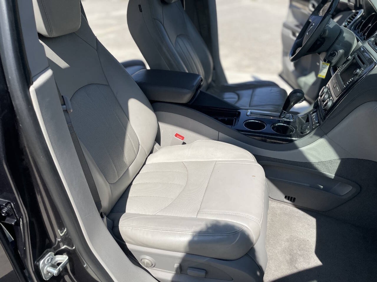 Used 2015 Buick Enclave Leather w/ Trailering Package FWD image 24