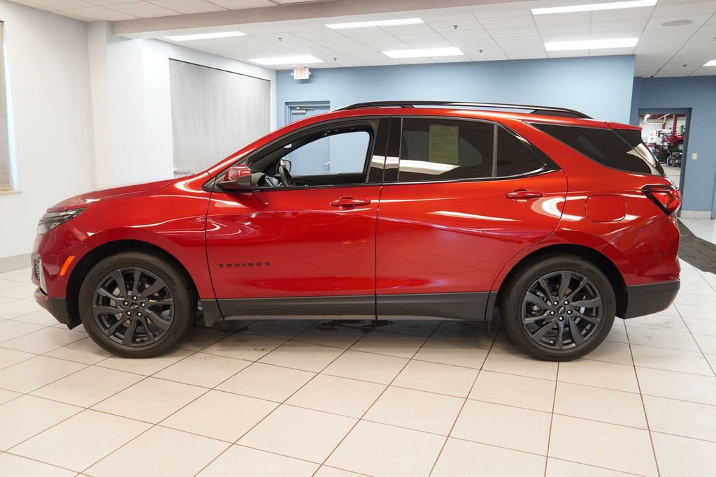 Certified 2023 Chevrolet Equinox RS FWD image 2