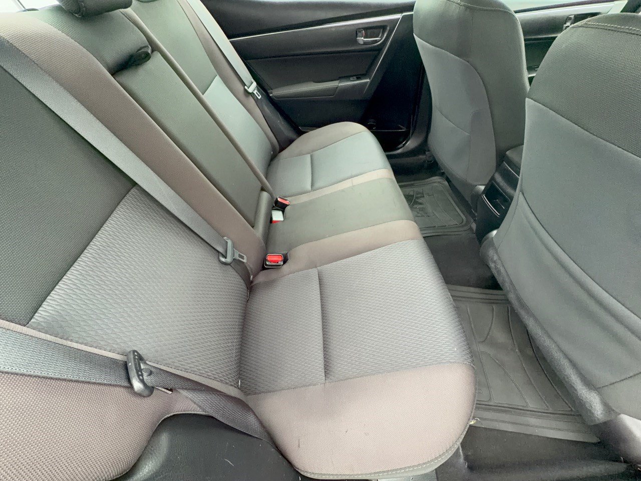 Used 2019 Toyota Corolla LE FWD image 29