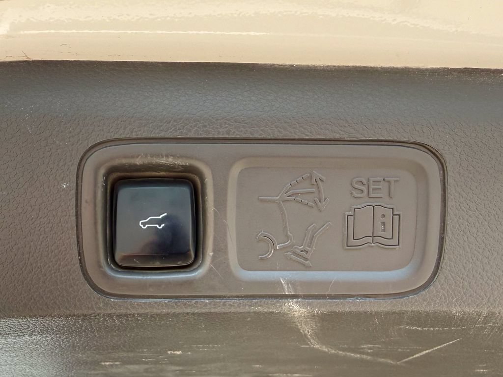 Used 2021 Ford Expedition Max Limited AWD/4WD image 17