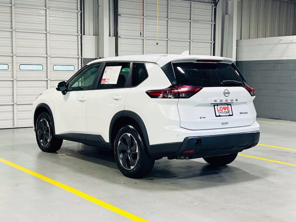 Used 2024 Nissan Rogue SV AWD/4WD image 15