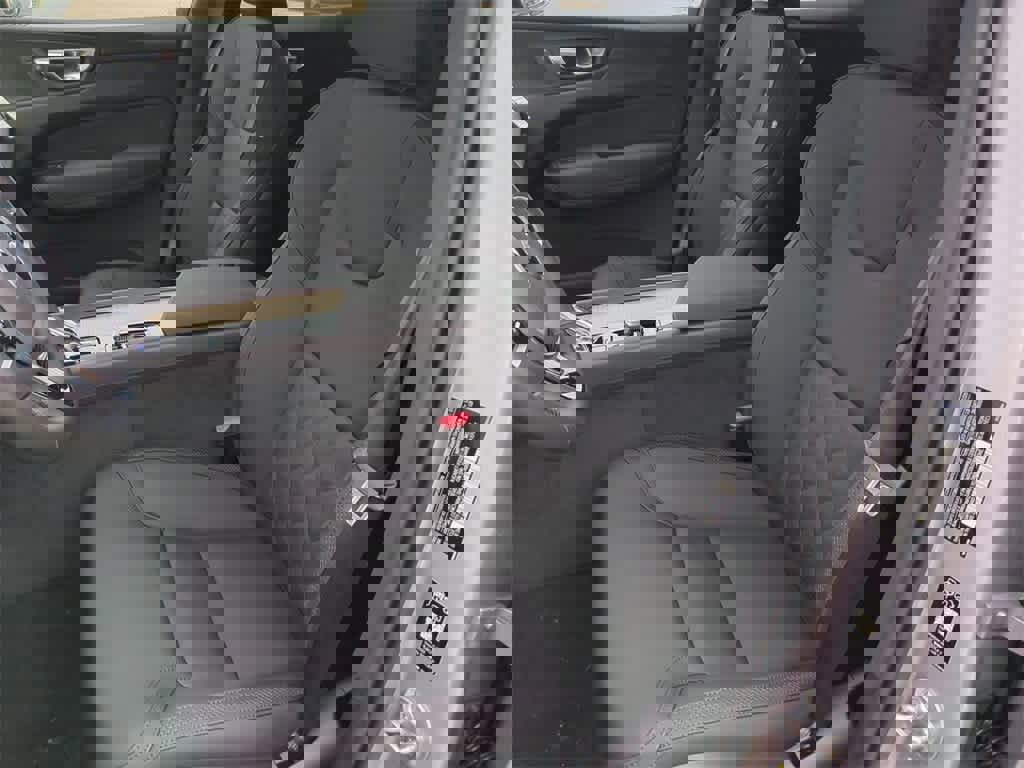 Used 2026 Volvo XC60 B5 Plus w/ Protection Package Premier image 15