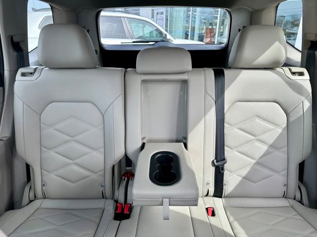 Used 2024 Volkswagen Atlas SE image 19