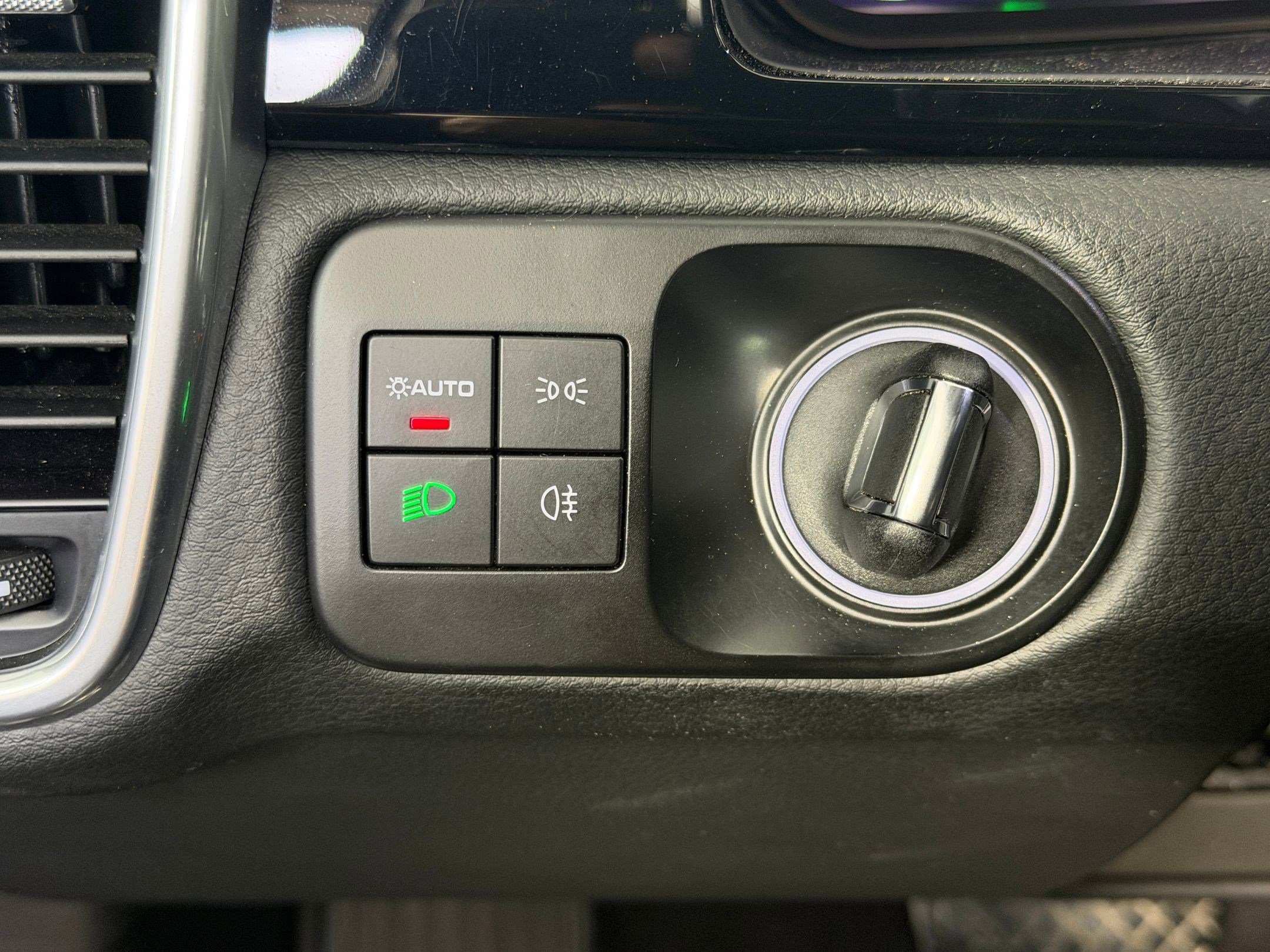 Used 2022 Porsche Cayenne AWD/4WD image 18
