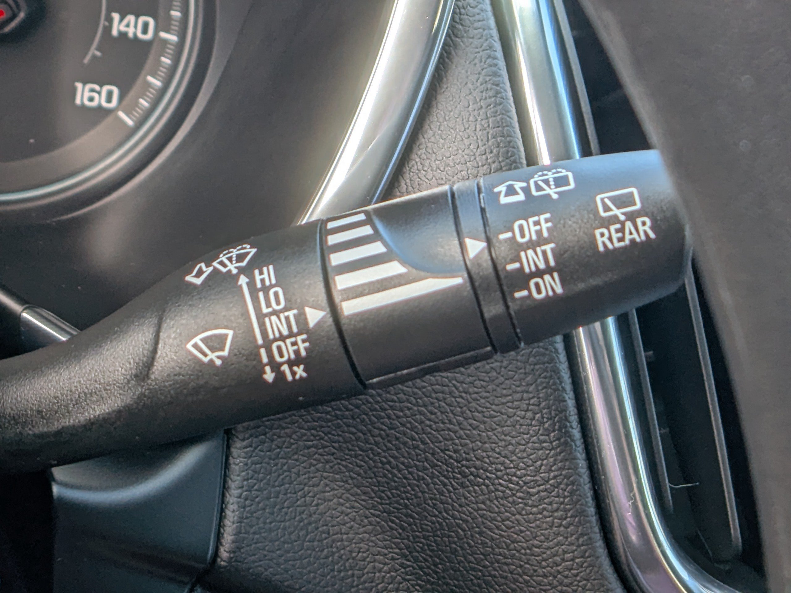 Used 2023 Chevrolet Equinox LT AWD/4WD image 29