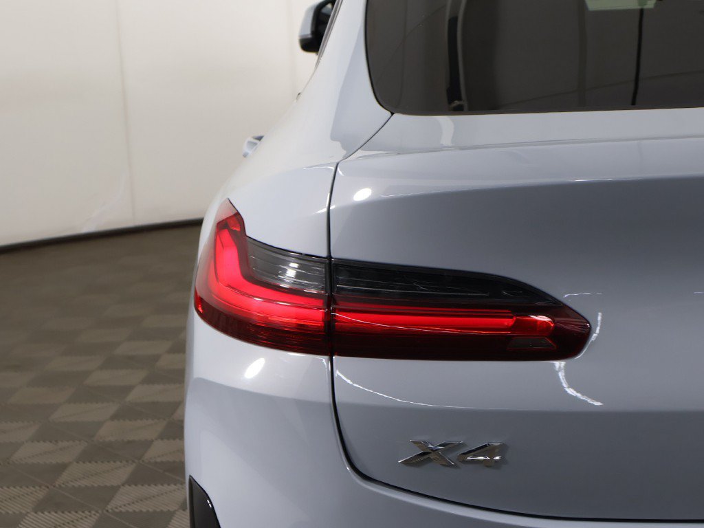 Used 2025 BMW X4 xDrive30i AWD/4WD image 18