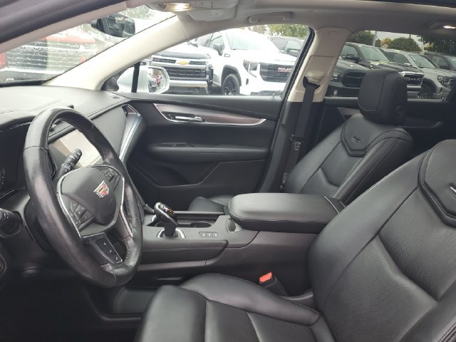 Used 2018 Cadillac XT5 Luxury w/ Driver Awareness Package AWD/4WD image 18