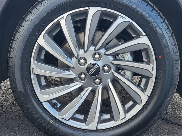 Certified 2023 Lincoln Corsair Reserve w/ Equipment Group 201A image 17