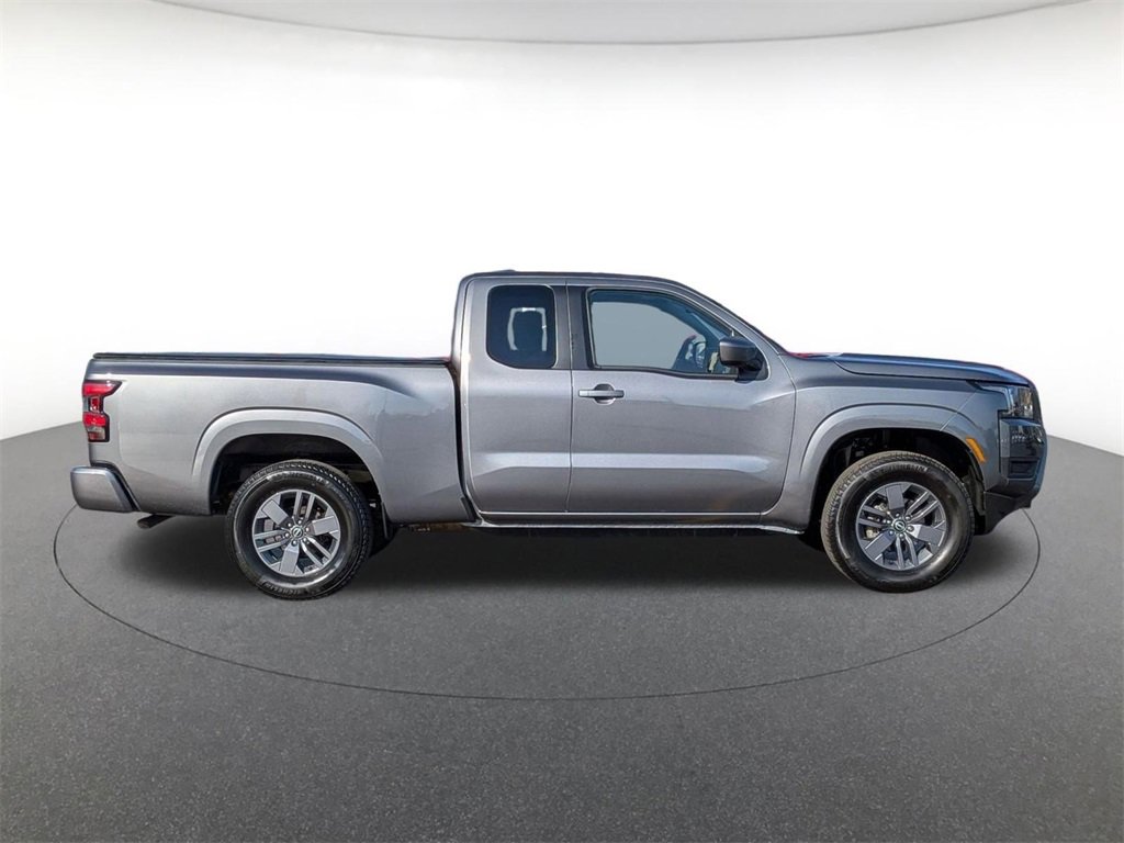 Used 2025 Nissan Frontier SV image 4