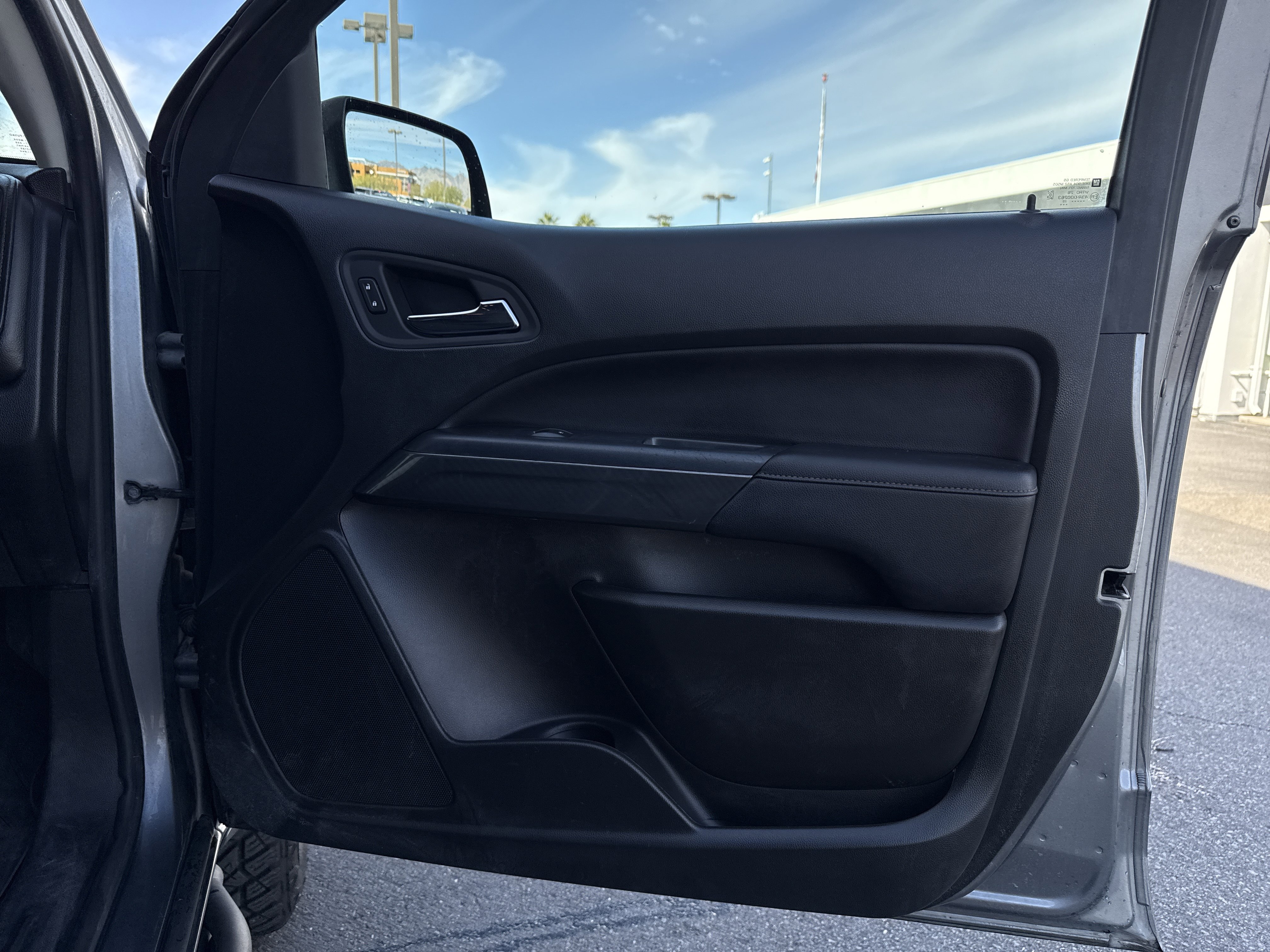 Used 2022 GMC Canyon AT4 image 35