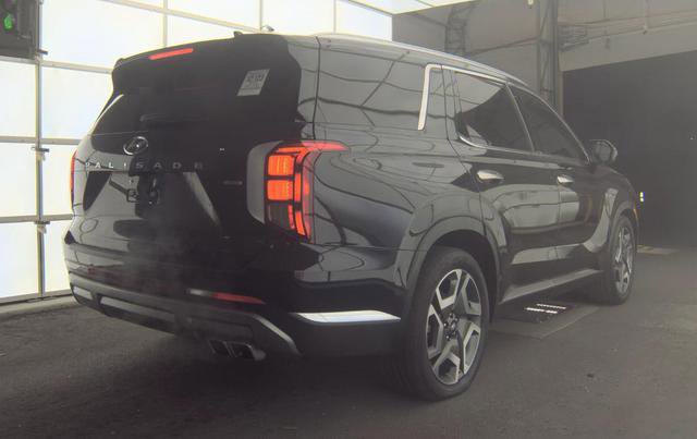 Used 2023 Hyundai Palisade Limited w/ Cargo Package AWD/4WD image 3