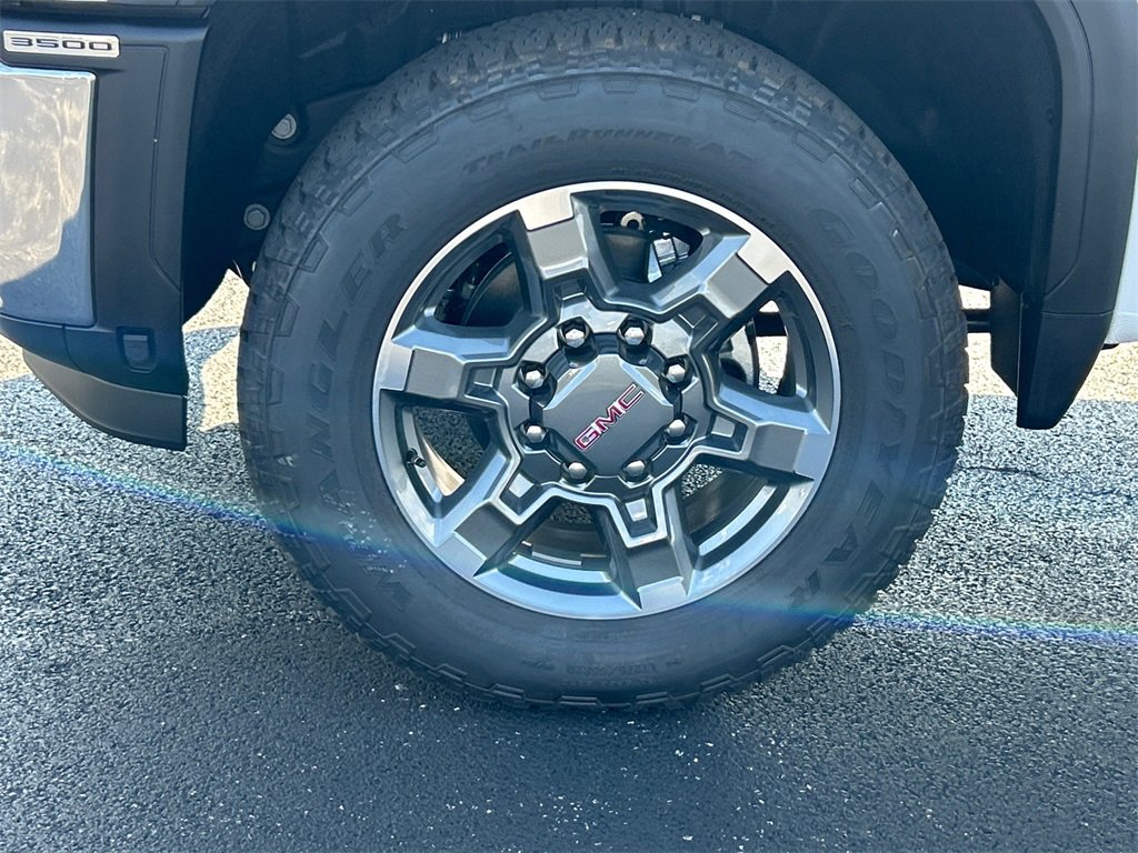 New 2026 GMC Sierra 3500 SLE image 11