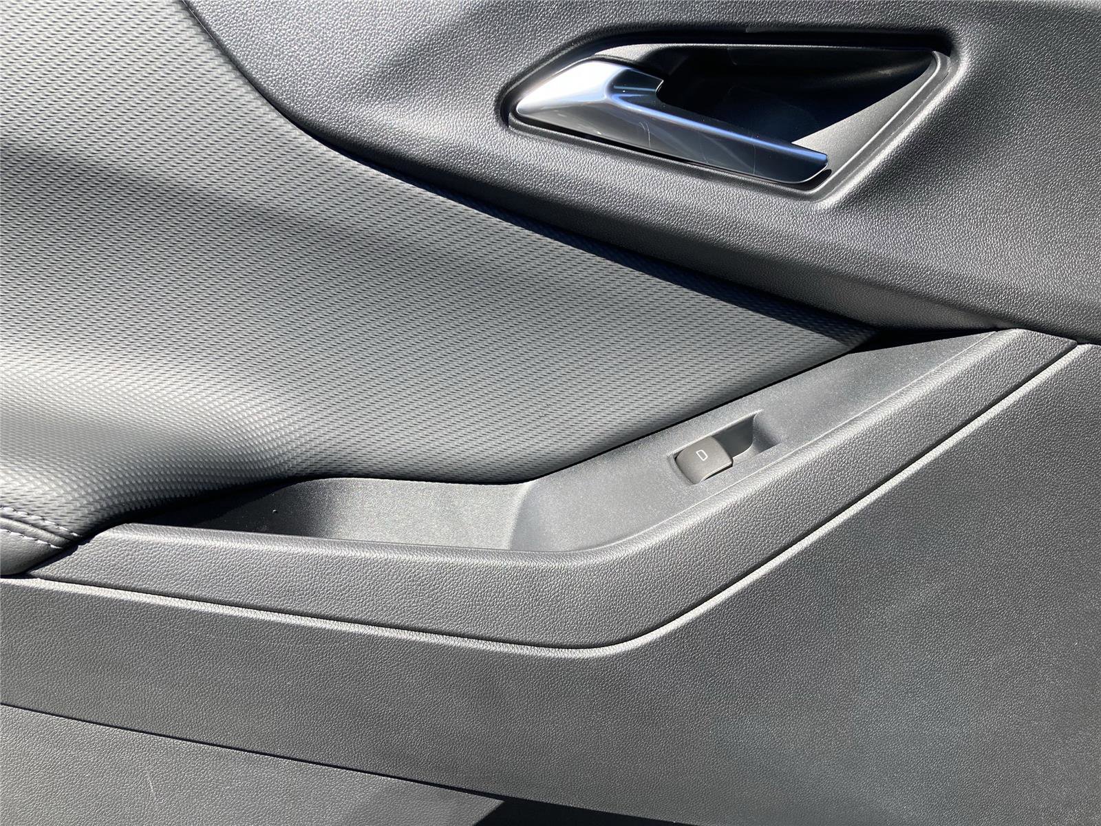 New 2026 Chevrolet Equinox LT w/ Convenience Package II image 12