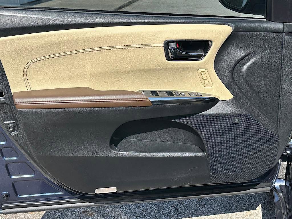 Certified 2017 Toyota Avalon Limited FWD image 13