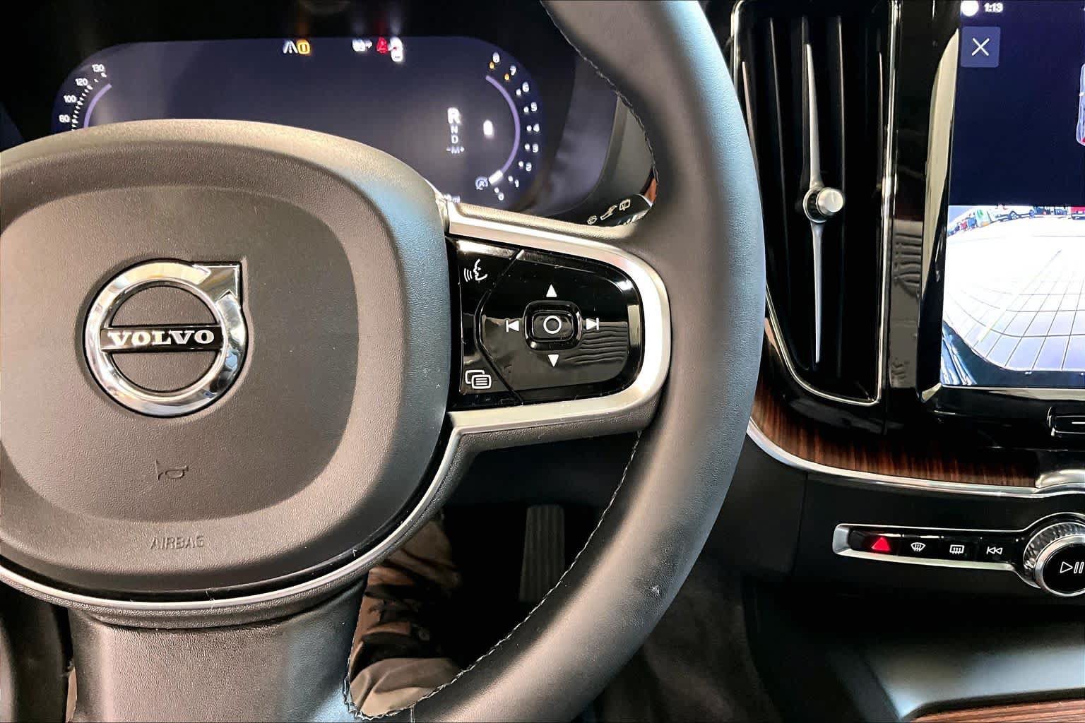 Certified 2023 Volvo XC60 B5 Plus w/ Climate Package AWD/4WD image 24