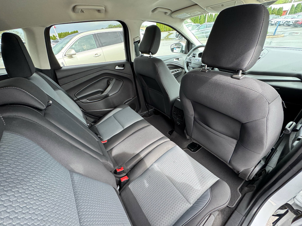 Used 2018 Ford Escape SE image 25