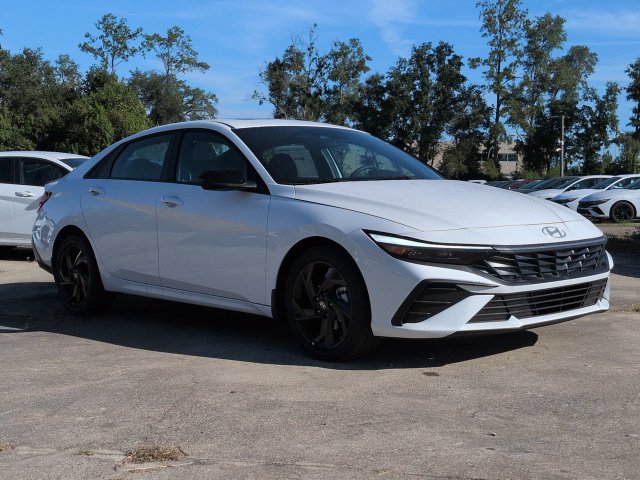 New 2026 Hyundai Elantra SEL Sport FWD image 3