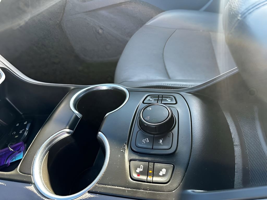 Used 2018 GMC Terrain SLT w/ Preferred Package image 16