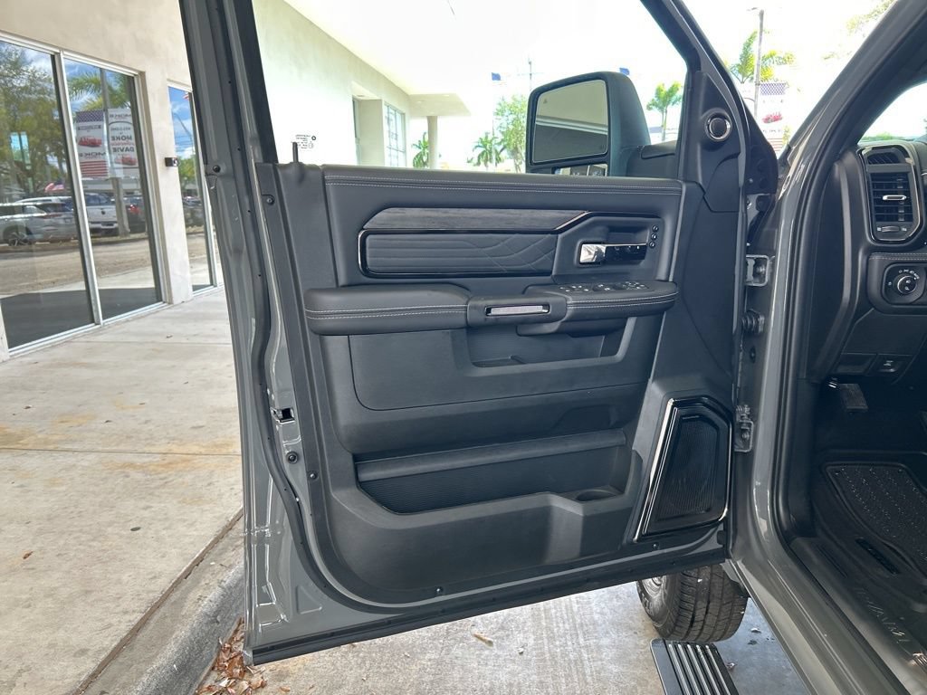 New 2026 RAM 3500 Limited AWD/4WD image 45