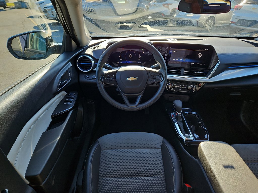 Used 2024 Chevrolet Trax LT FWD image 13